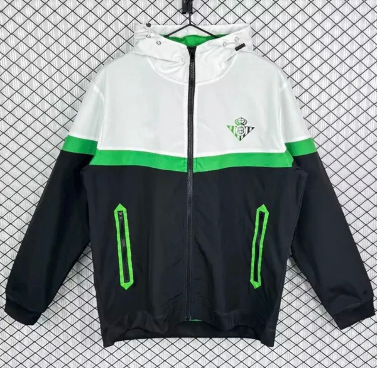 Chaquetas deportivas y sudaderas para deportes